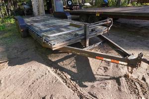 lot 6 image: 2004 Forest River 20 Tandem Axle Tilt Trailer