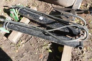 lot 178 image: 2 36 Hydraulic Rams