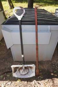 lot 182 image: Snow Shovel with Ice Chipper