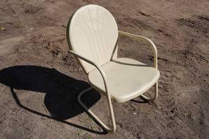 lot 170 image: Vintage Style Iron Patio Chair