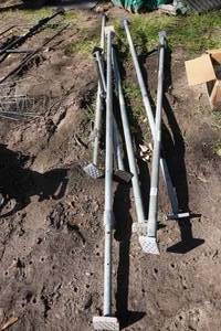 lot 230 image: 6 Steel Load Lock Cargo Bars