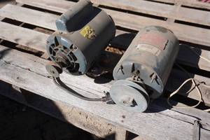 lot 169 image: 2 GE AC Motors
