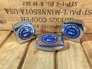 lot 5 image: 3 Klein Tools Metal Tape Measurers
