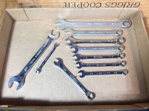 lot 7 image: Variety Husky Wrenches - SAE 12pt.