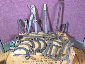 lot 33 image: Vintage Wrenches - Tools