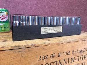 lot 77 image: Sears Craftsman 12 Dr Deep Socket Set - SAE