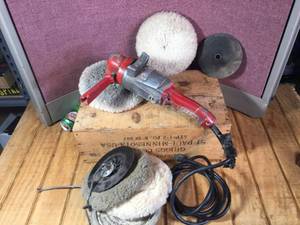lot 84 image: Milwaukee Heavy Duty 5450 Polisher W Pads