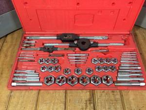 lot 113 image: Vermont American Tap & Die Set U.S.A.