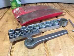 lot 121 image: Vintage Sears 14-12 Socket Set