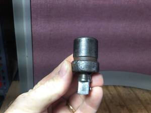 lot 123 image: Snap-On 12 Dr Lock Bottom Universal Impact