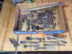 lot 129 image: 14 Dr Sockets - Ratchets - Extensions