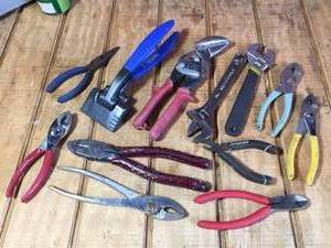 lot 135 image: Pliers - Cutters - Wrenches