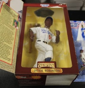 1997 Starting Lineup 12 Jackie Robinson & 1997 Starting Lineup Classic Doubles Hank AaronJackie Robinson