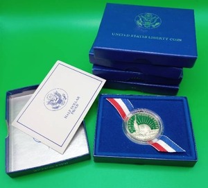 Five 1986 United States Liberty Half Dollars