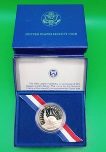 Five 1986 United States Liberty Half Dollars