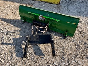 lot 8 image: John Deere 60 Blade
