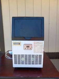 DESENNIE COMMERCIAL ICE MACHINE