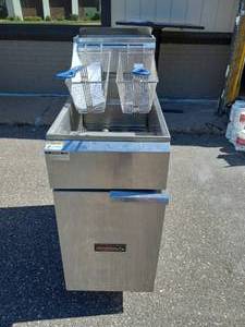 TRI-STAR FRYER WITH BASKETS