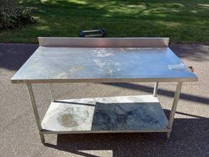 COMMERCIAL STAINLESS STEEL TABLE