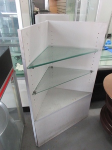 lot 847 image: CORNER DISPLAY RACKS