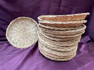lot 23 image: 24-Vintage Wicker Paper Plate Holders All Good Condition