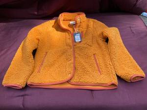 lot 73 image: New With Tags Girls Size XS Fleece GoldOrange Snap Front