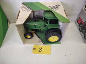 Ertl John Deere Die Cast Tractor, 1...
