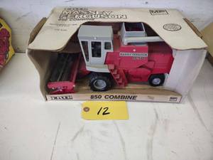 Ertl Massey-Ferguson 850 Die Cast C...