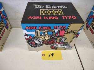 Ertl Toy Farmer Case Agri King 1170...