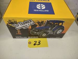 Ertl Toy Farmer New Holland 8260 Di...