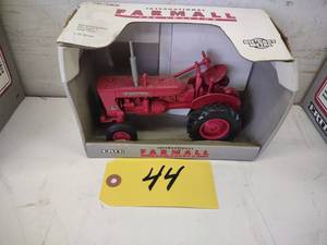 Ertl Farmall 140 Die Cast Tractor, ...