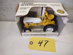 Ertl International Cub Die Cast Tra...