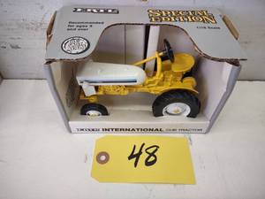 Ertl International Cub Die Cast Tra...