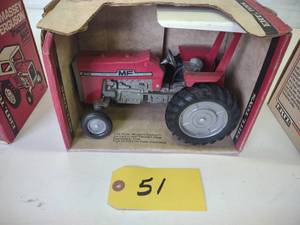 Ertl Massey-Ferguson 275 Die Cast T...