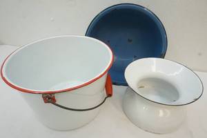 Enamel pots