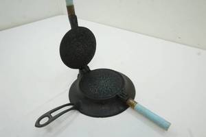 Vintage KrumKake iron
