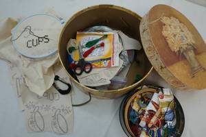Vintage sewing set