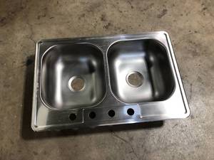 Dayton 33 in. 4-Hole Double Bowl Drop-In Stainless Steel Kitchen Sink Customer Returns SeePictures