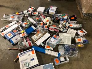 Lot of Assorted Bathroom Items and Accessories Various Models and Conditions Customer Returns See Pictures