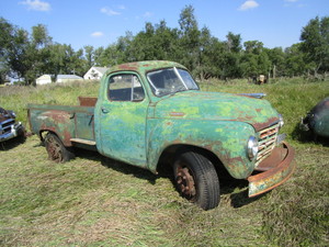 lot 25 image: Studebaker Truck