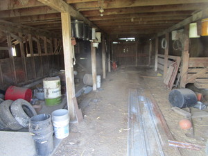lot 46 image: Contents of Building (see pics)