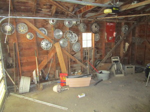 lot 60 image: Contents of Garage (see pics)