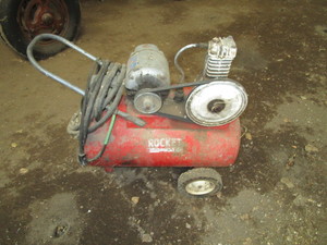 lot 72 image: Air Compressor
