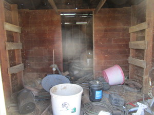 lot 80 image: Contents of Building (see pics)