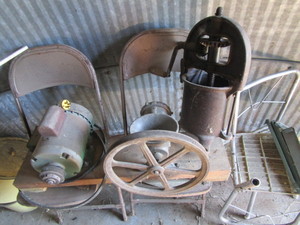 lot 83 image: Vintage Sausage Stuffer & Meat Grinder