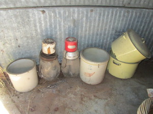 lot 84 image: Vintage Electric Butter Churns & Redwing Crocks
