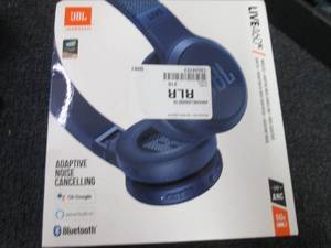 lot 57 image: JBL Live 460NC Wireless Noise-Cance...