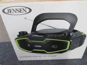 lot 61 image: Jensen Portable Stereo CDMP3 Playe...