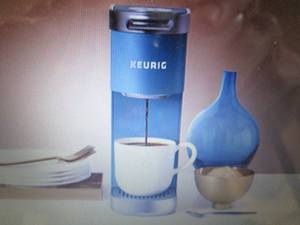 lot 100 image: Keurig K-Mini Plus Brewing System o...