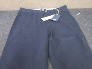 lot 190 image: 2 pr Cutter and Buck MCB00020 Mens...